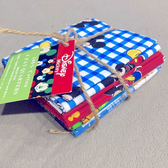 NWT Vintage Disney Mickey 100% Cotton 4 Fat Quarters Fun Print Made In The USA ! - Picture 8 of 8